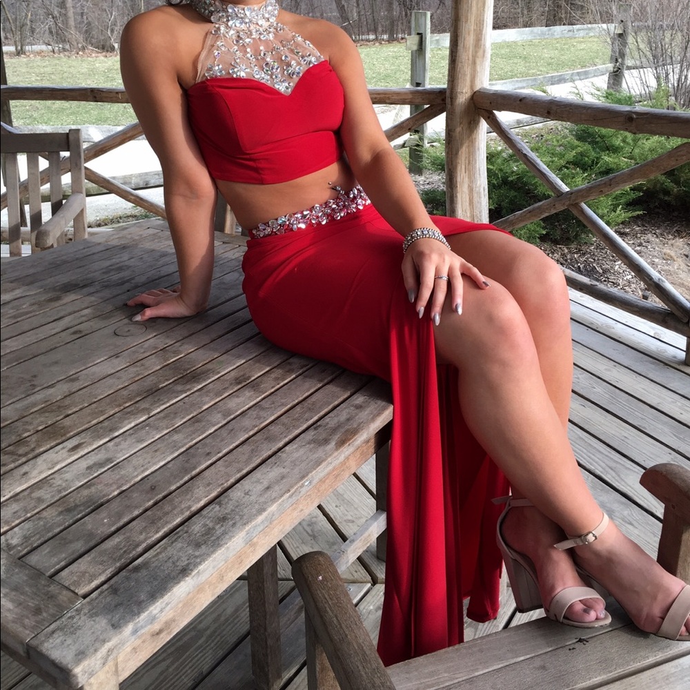 Windsor Red Prom Dress Sz 1/2